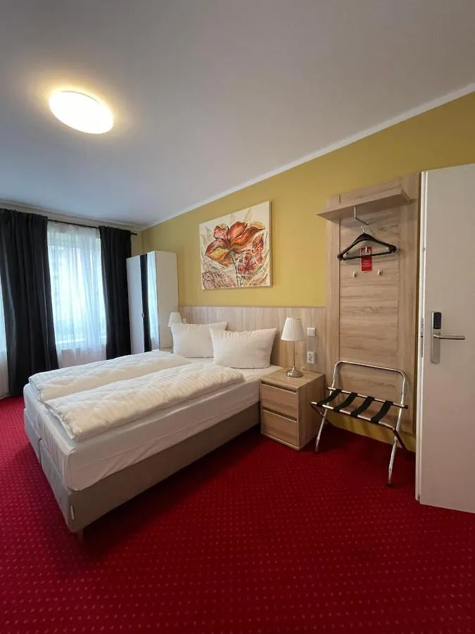 Palm Premium Hotel & Apartments Dusseldorf 3*,