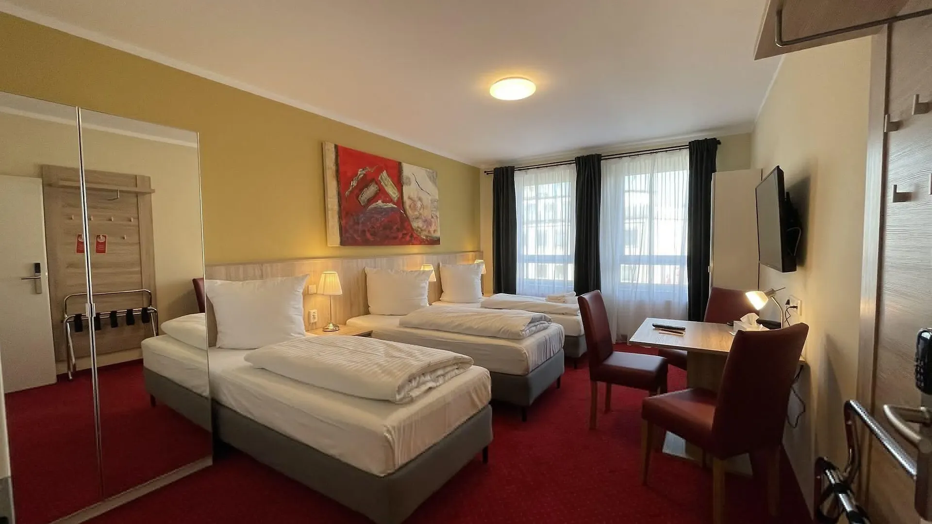 Palm Premium Hotel & Apartments Dusseldorf